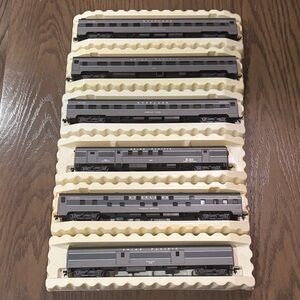 AHM Union Pacific 1930’s HO Scale Passenger Cars Set (New)
